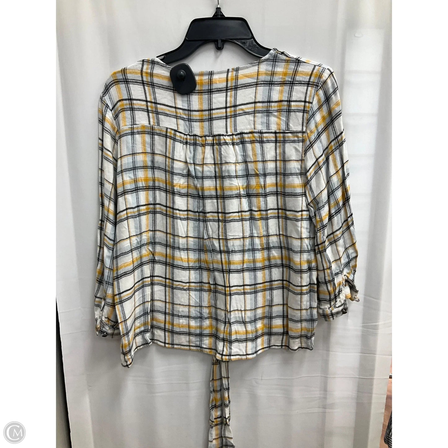 Top Short Sleeve By Maurices In Plaid Pattern, Size: L