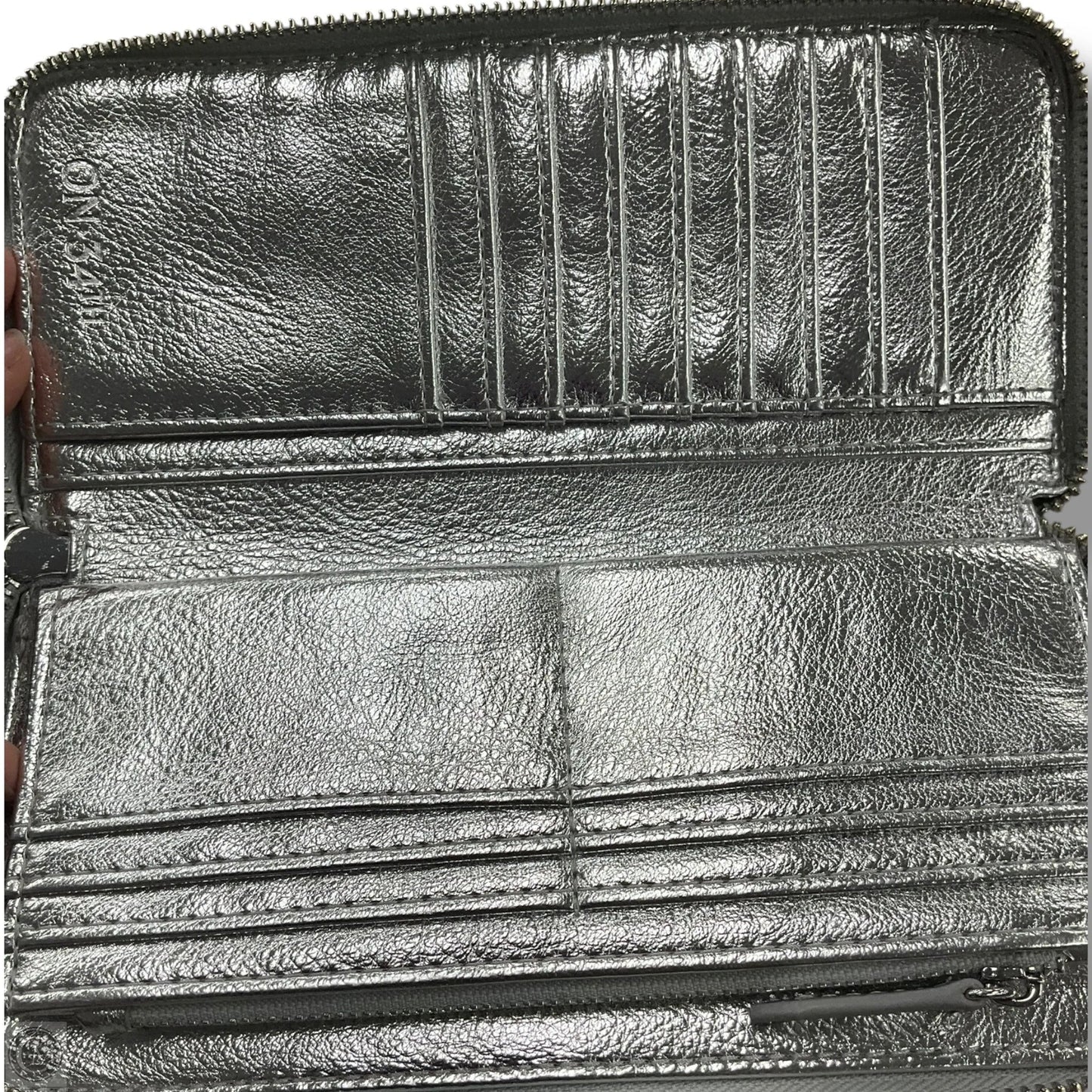 Wallet By Clothes Mentor, Size: Large