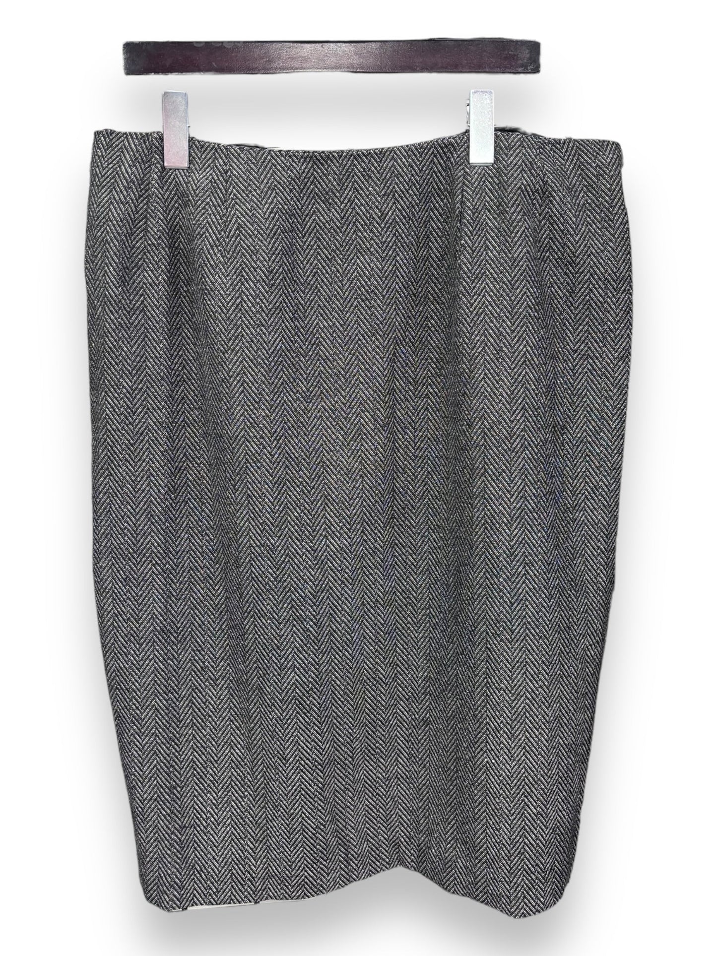 Skirt Midi By Larry Levine O Size: 2x