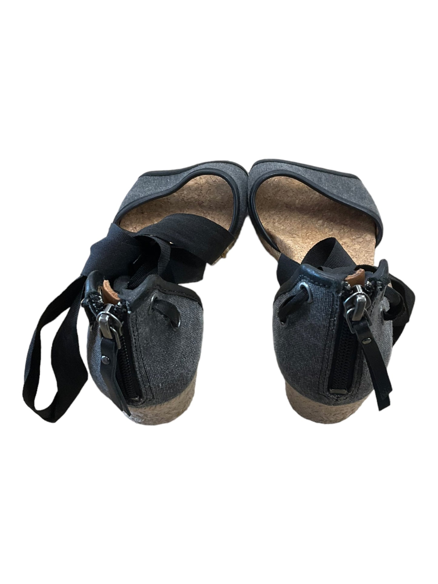 Sandals Designer By Ugg Size: 8