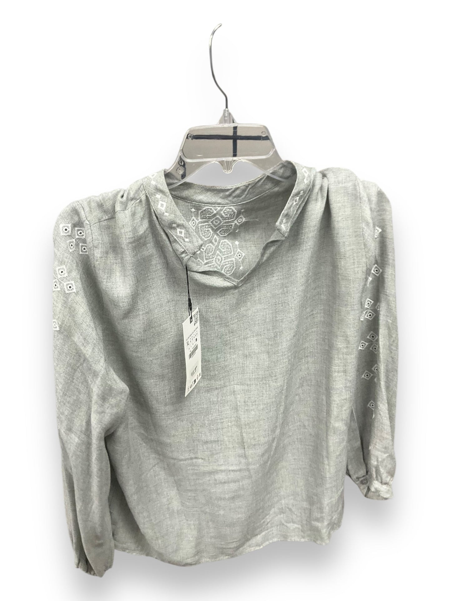 Top Long Sleeve By Zara In Grey & White, Size: Xl