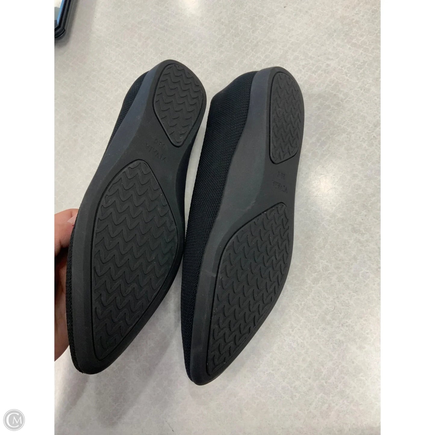 Shoes Flats By Vivaia In Black, Size: 8