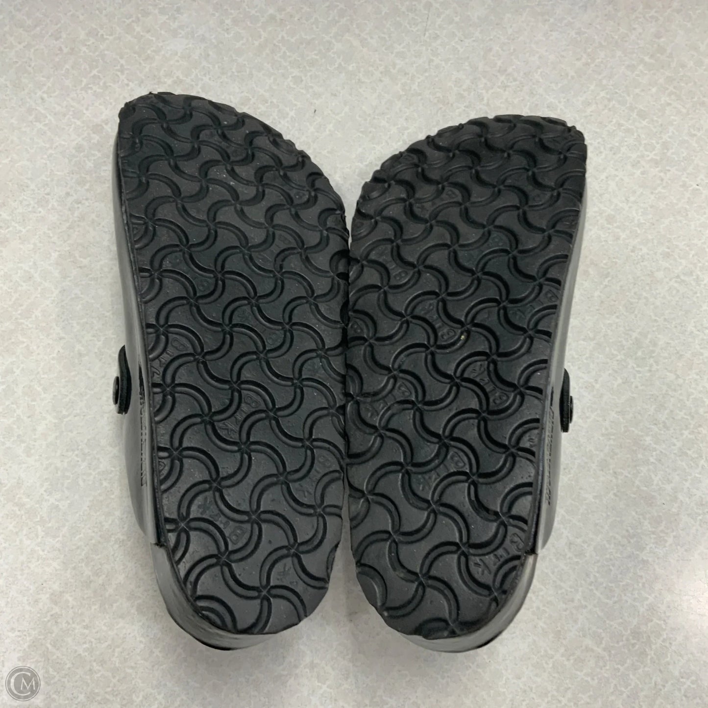 Shoes Flats By Birkenstock In Black, Size: 7