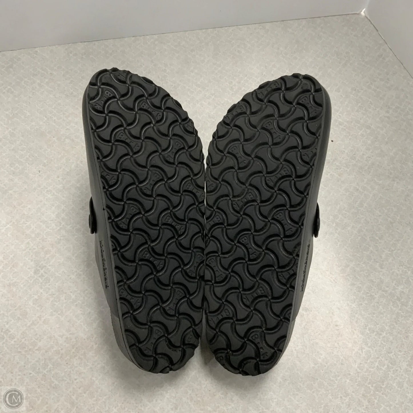 Sandals Flats By Birkenstock In Black, Size: 7