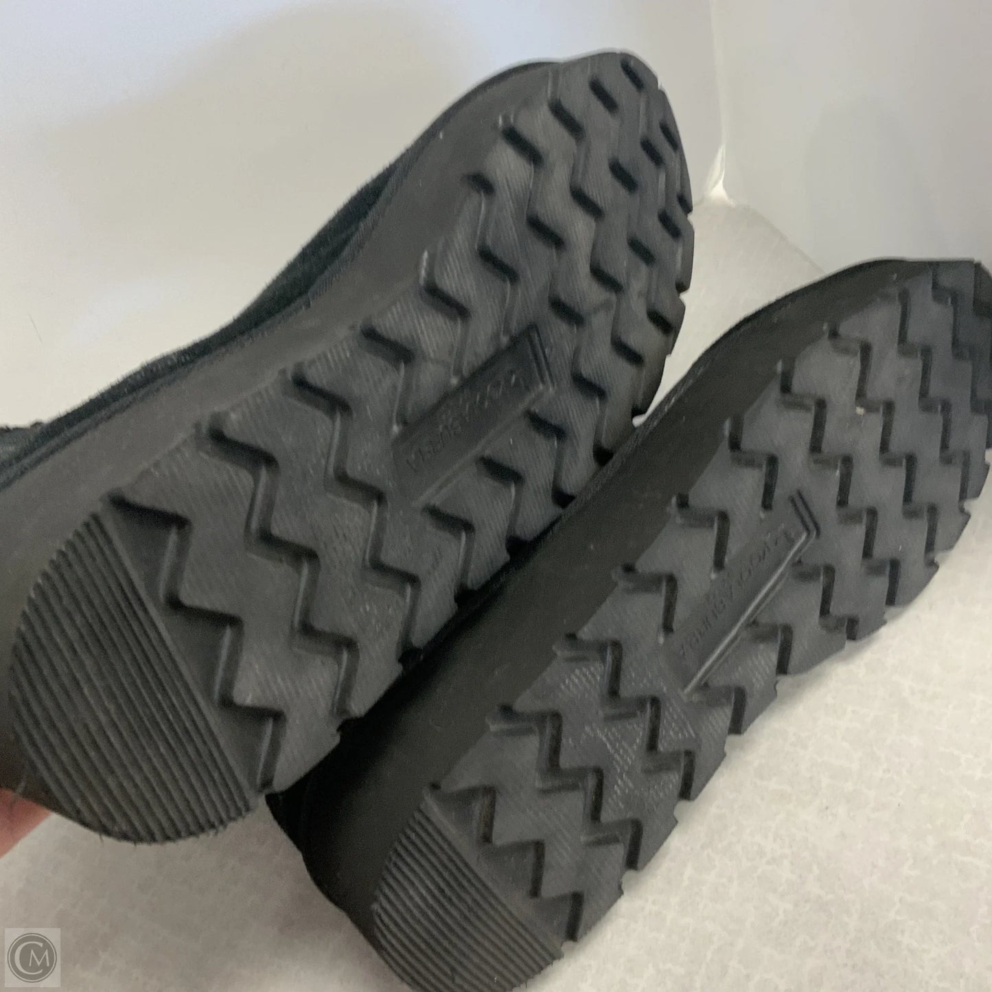 Boots Ankle Flats By Bearpaw In Black, Size: 9