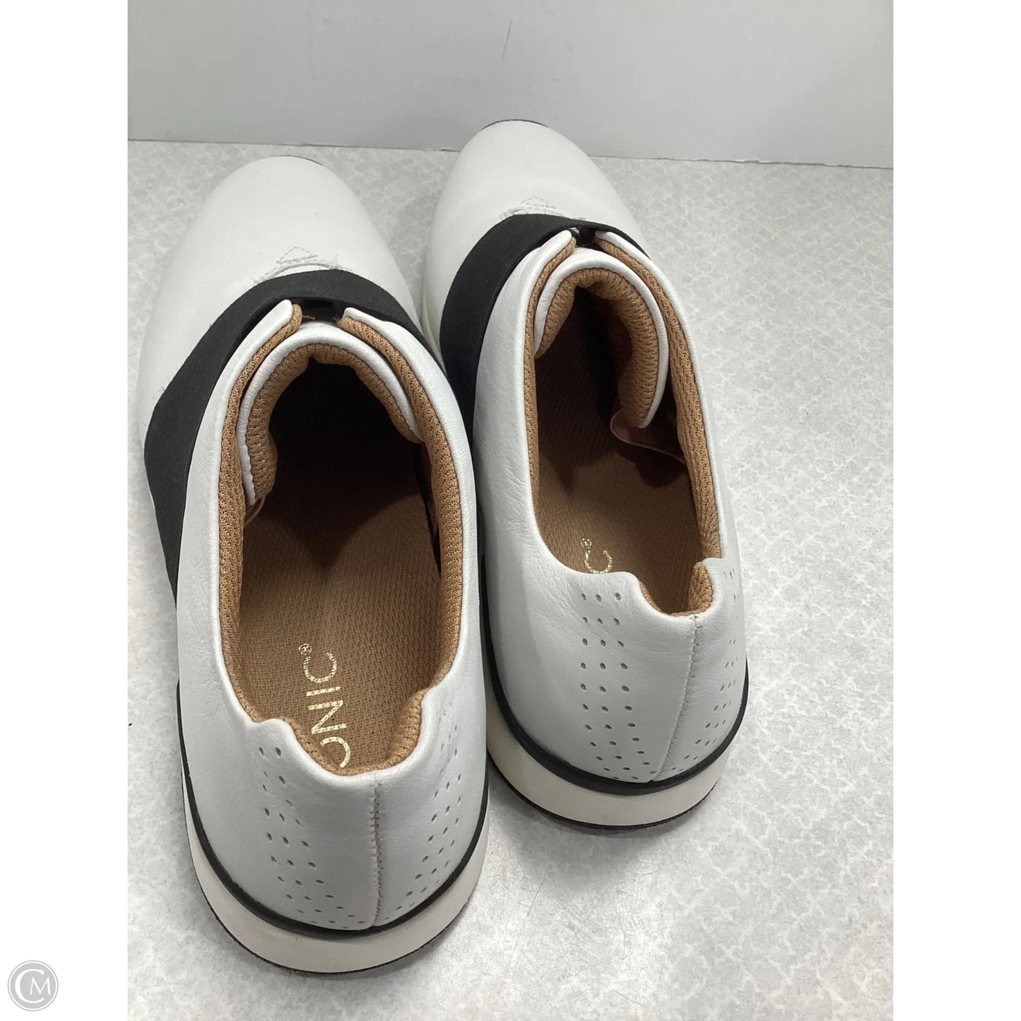Shoes Sneakers By Vionic In White, Size: 9