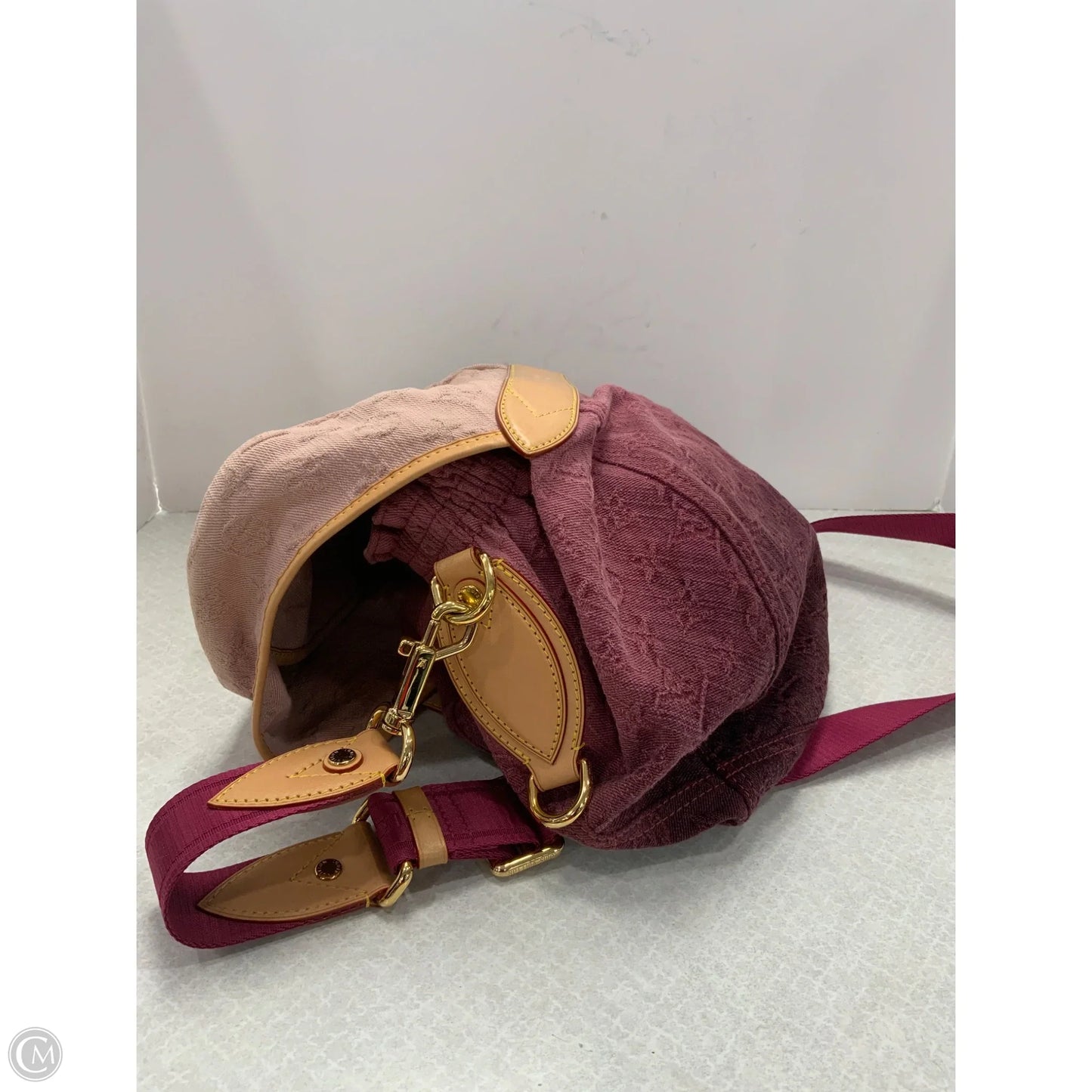 Handbag Luxury Designer By Louis Vuitton, Size: Medium