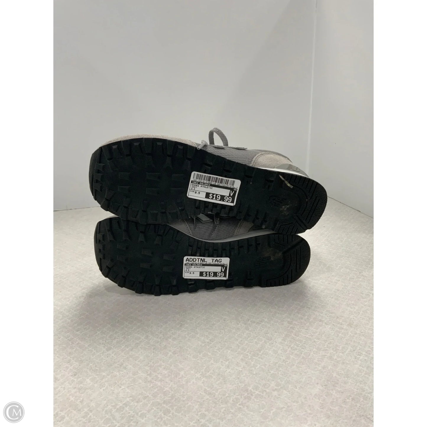 Shoes Athletic By New Balance In Grey, Size: 9.5