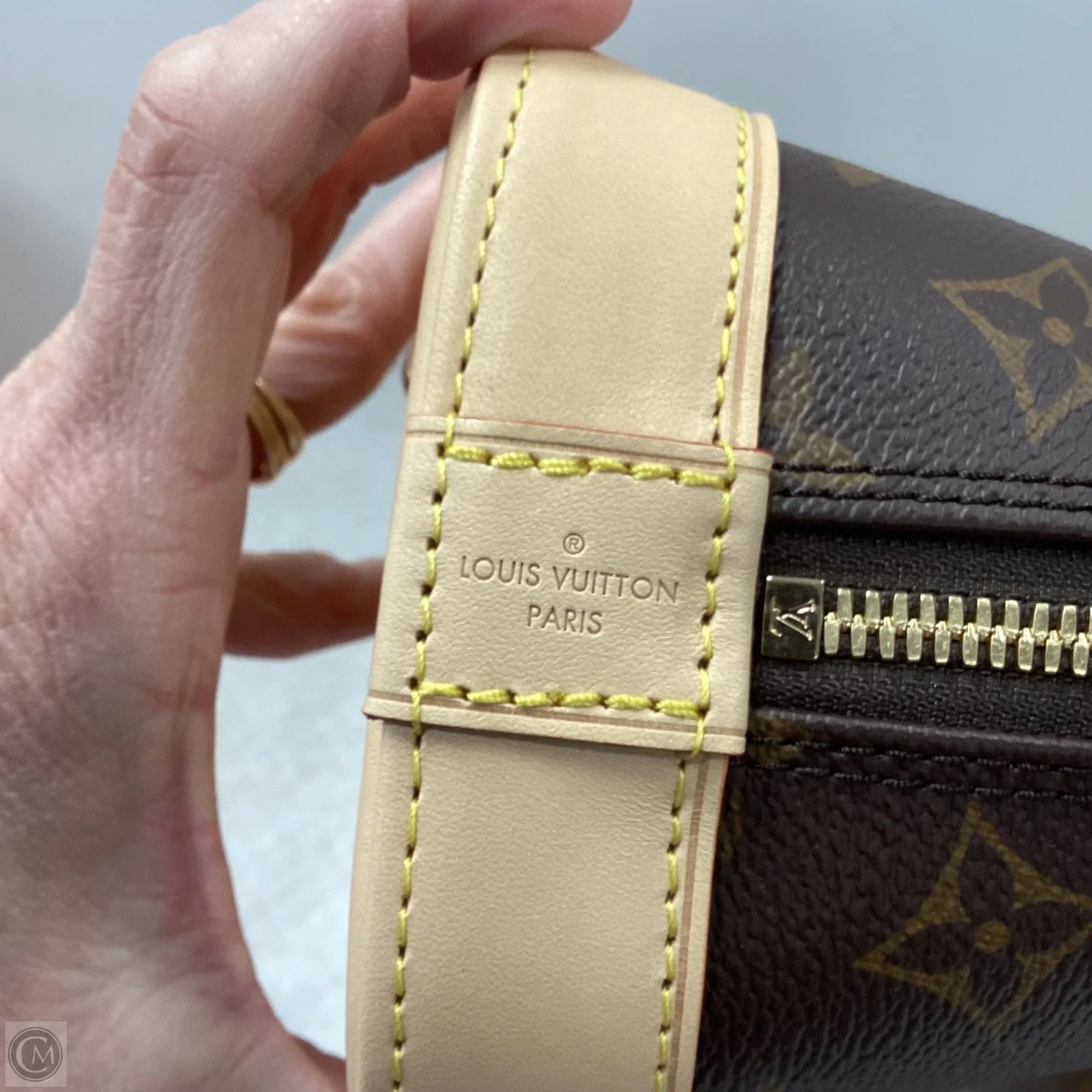 Handbag Luxury Designer By Louis Vuitton, Size: Small