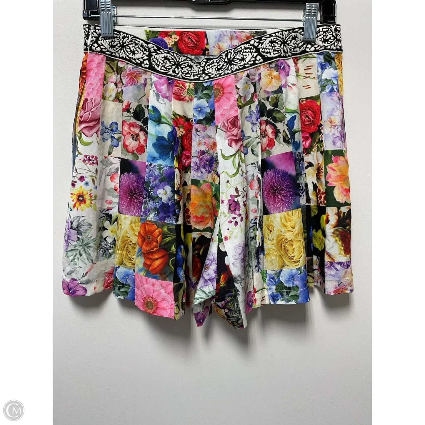 Skirt Mini & Short By Clothes Mentor In Floral Print, Size: 4