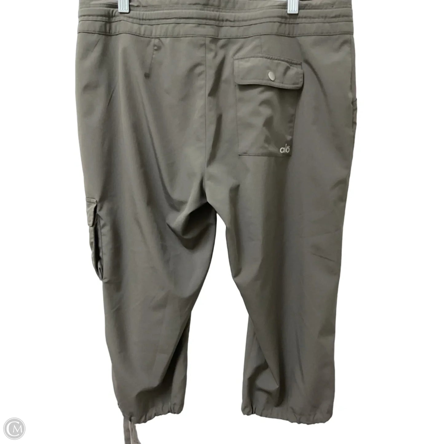 Athletic Capris By Alo In Taupe, Size: L
