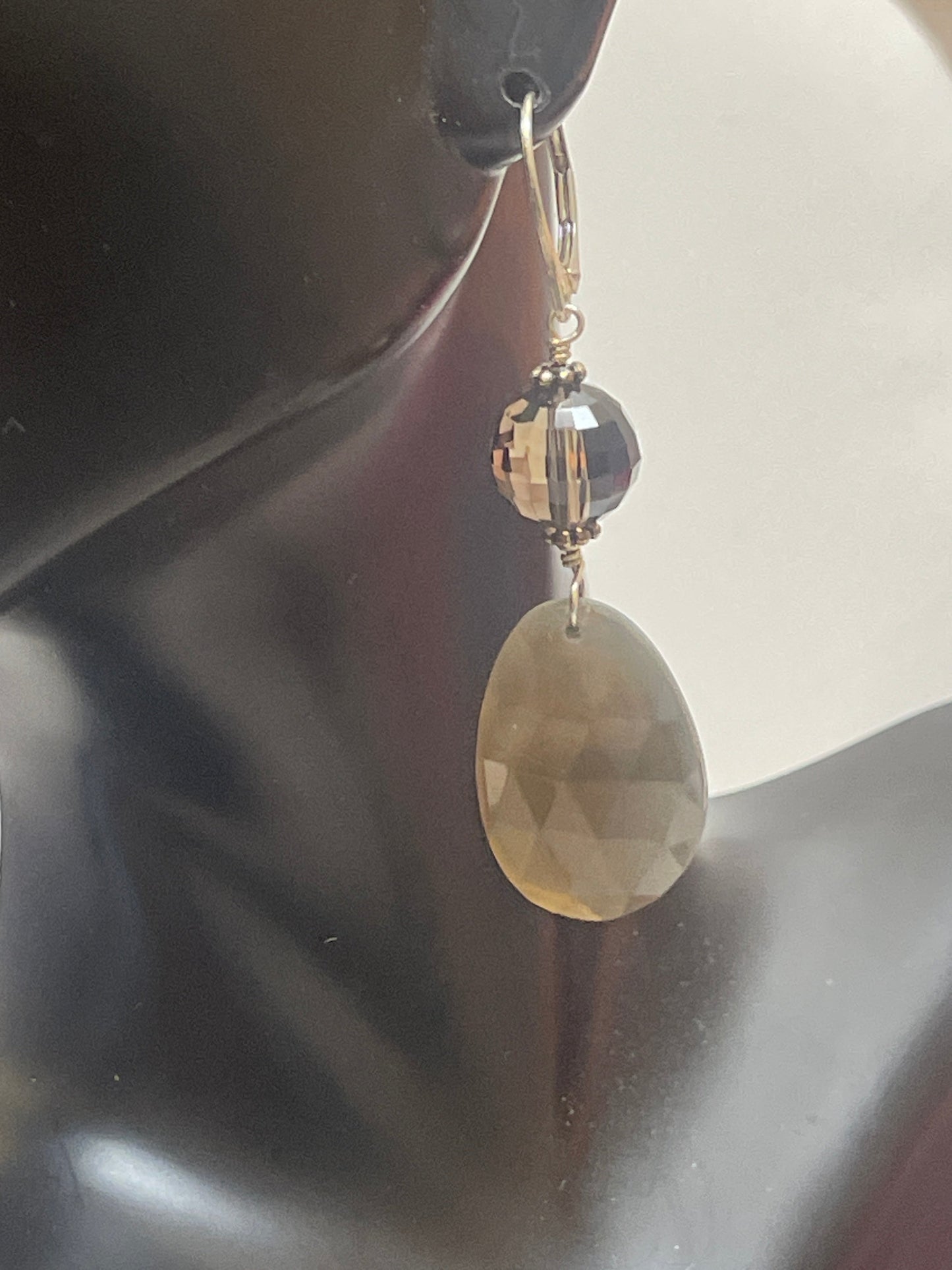 EARRINGS DESIGNER CMB in TAUPE