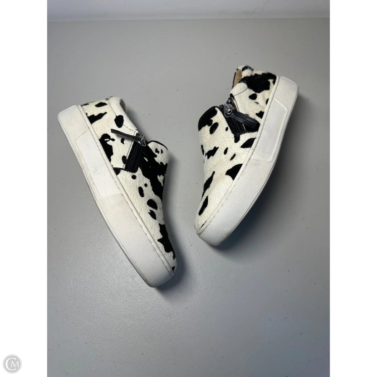 Shoes Flats By Very Volatile In Animal Print, Size: 6
