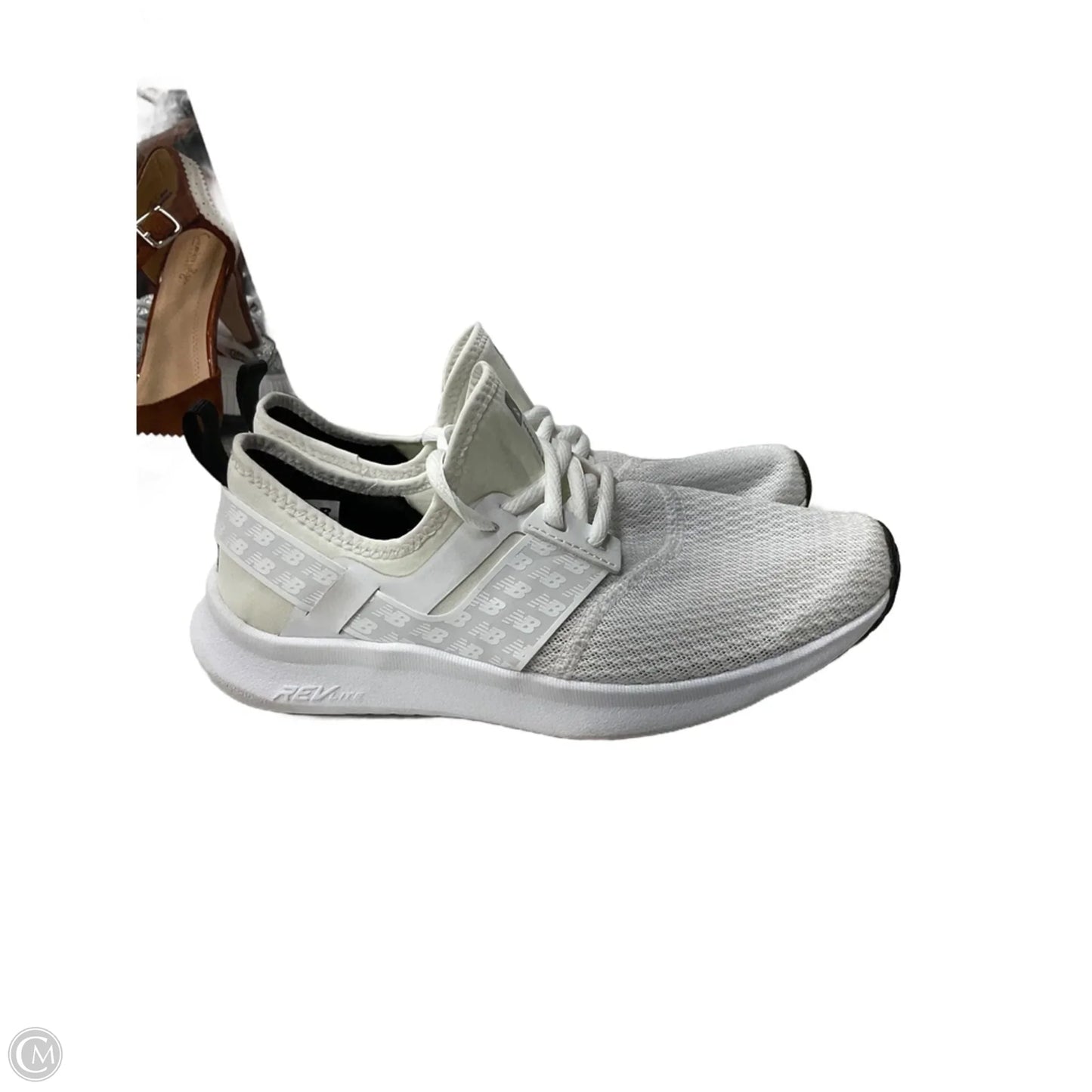 Shoes Athletic By New Balance In White, Size: 7.5