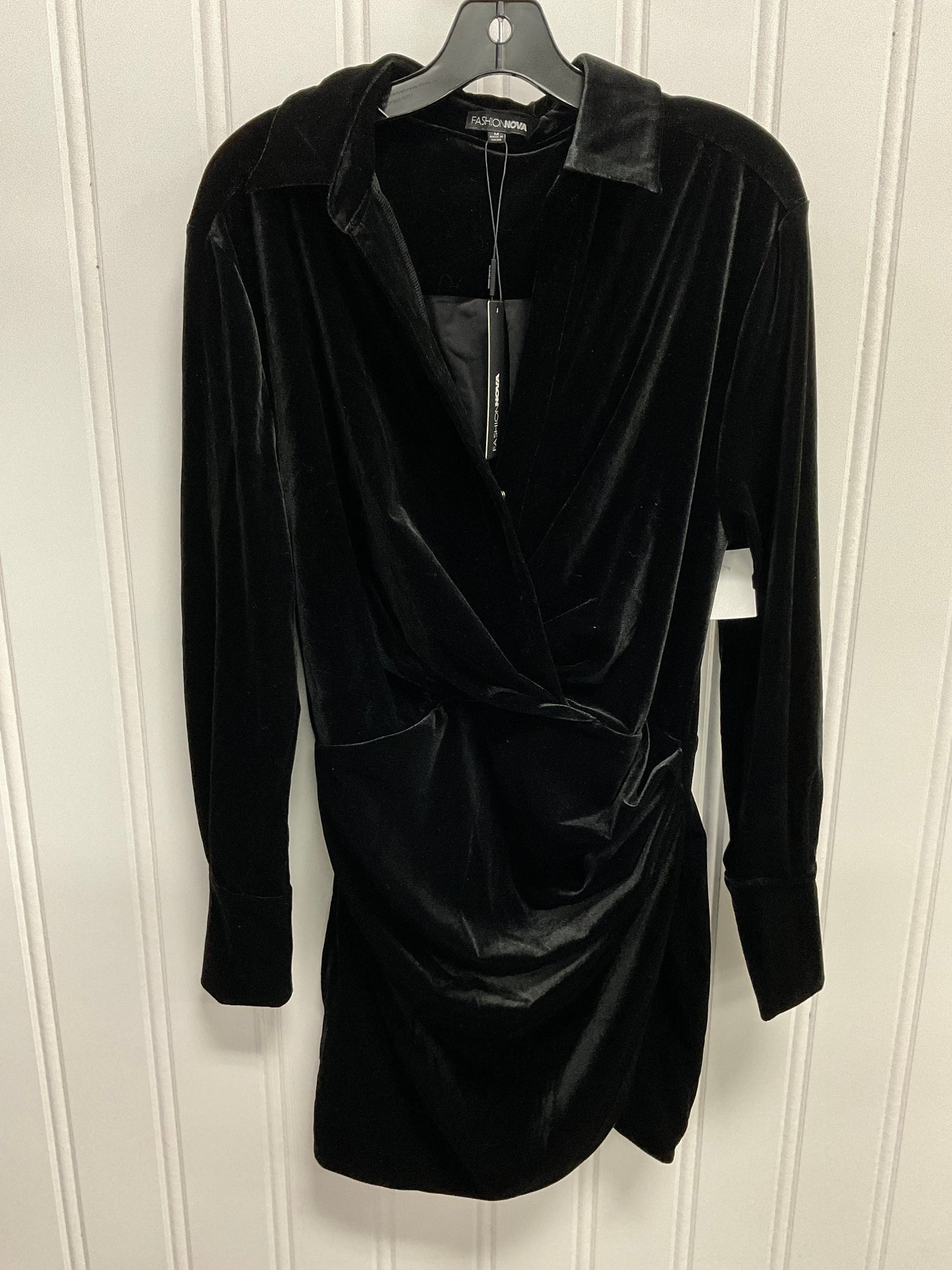 Dress Casual Short By Fashion Nova In Black, Size: M
