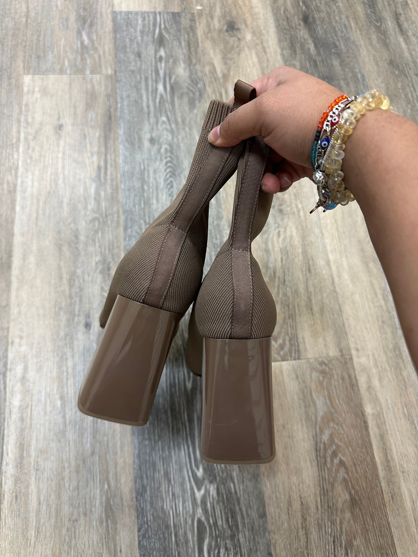 Boots Ankle Heels By Zara In Beige, Size: 9