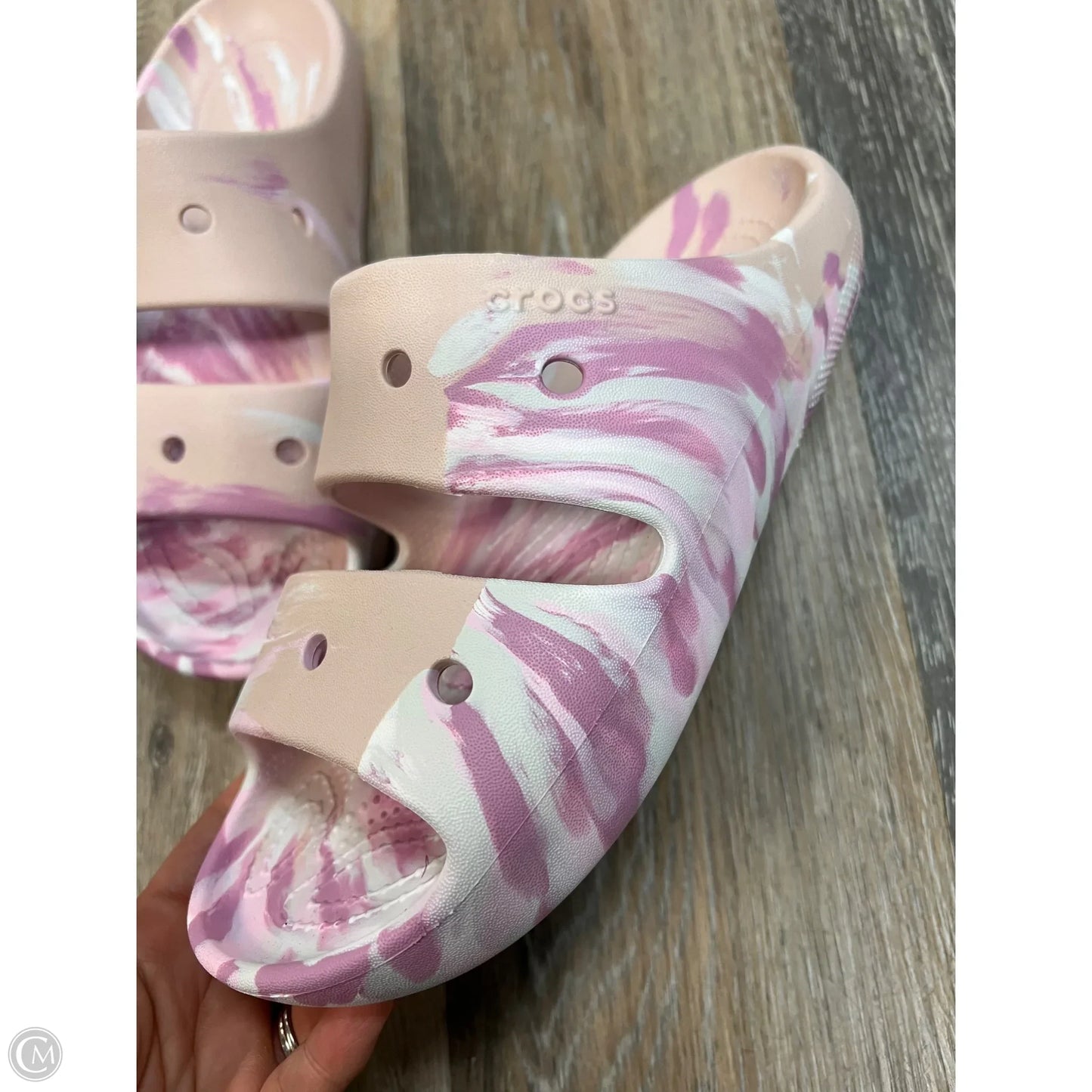 Sandals Flats By Crocs In Multi-colored, Size: 8