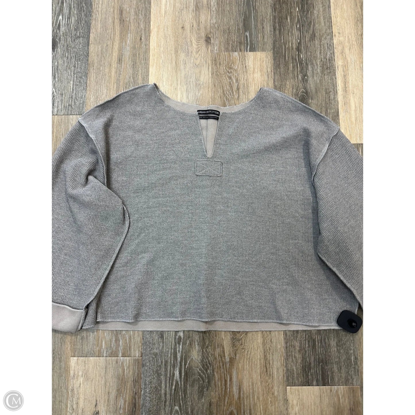 Top Long Sleeve By Urban Outfitters In Tan, Size: M