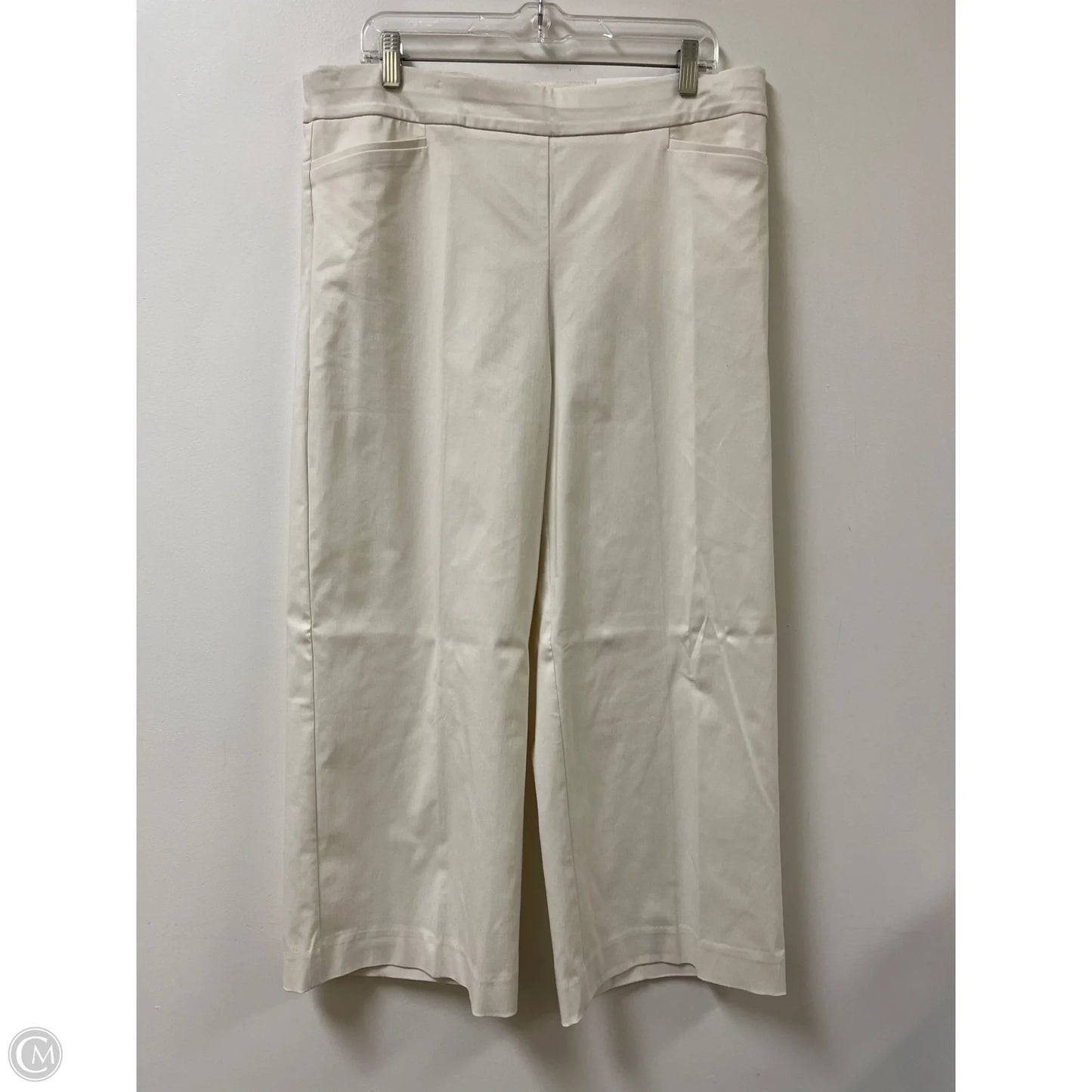 Pants Cropped By Chicos In Cream, Size: 14