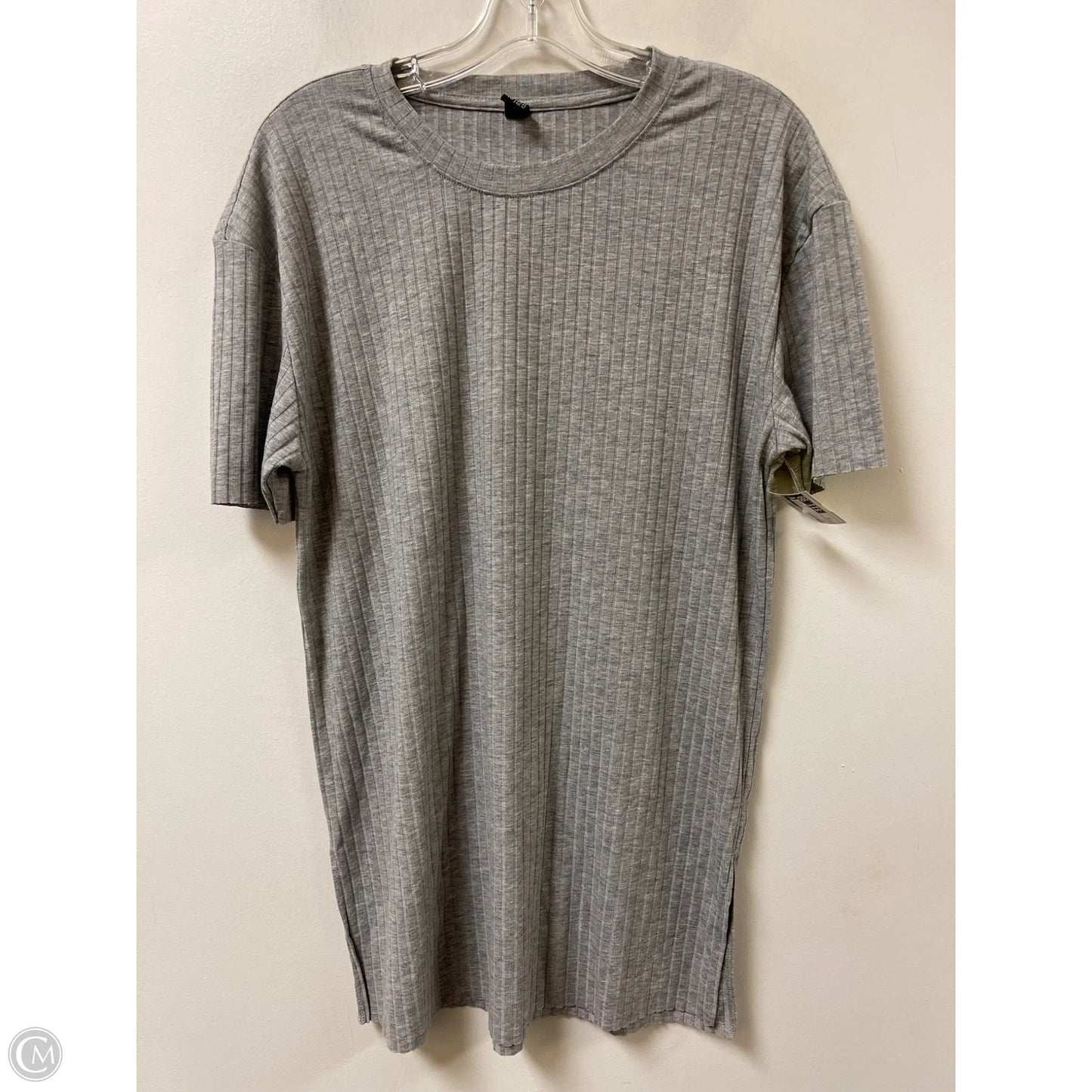 Tunic Short Sleeve By Clothes Mentor In Grey, Size: 1x