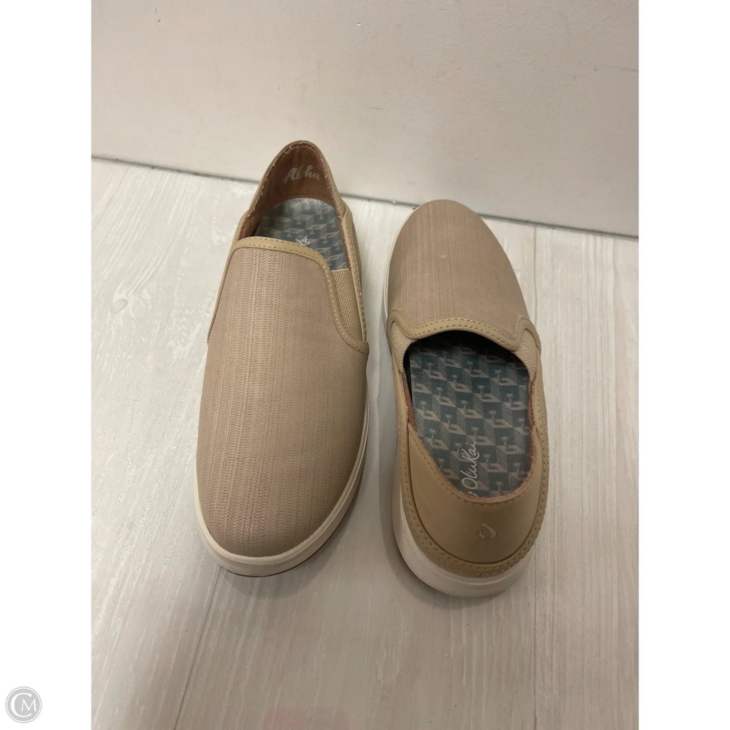 Shoes Flats By Olukai In Tan, Size: 8.5