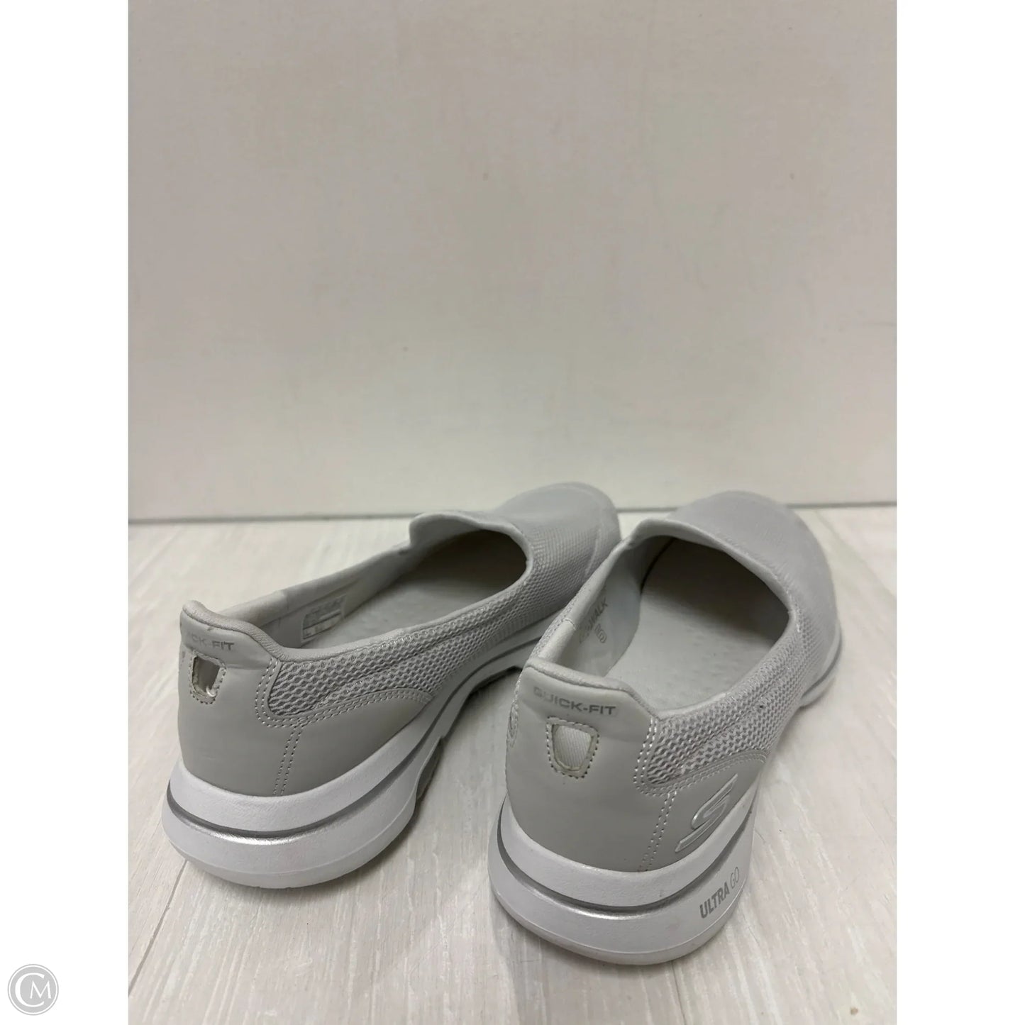 Shoes Sneakers By Skechers In Grey, Size: 11