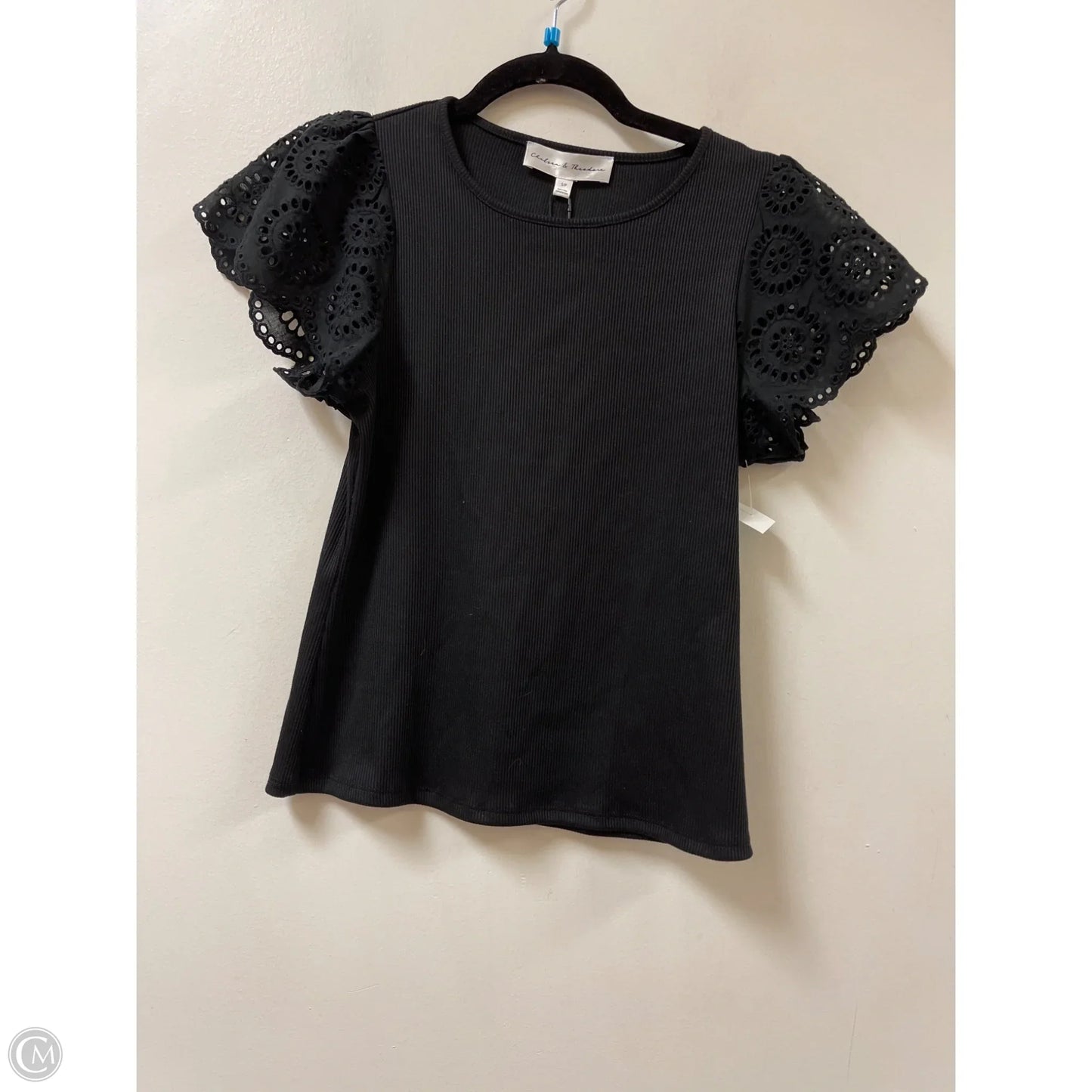 Top Short Sleeve By Chelsea And Theodore In Black, Size: S