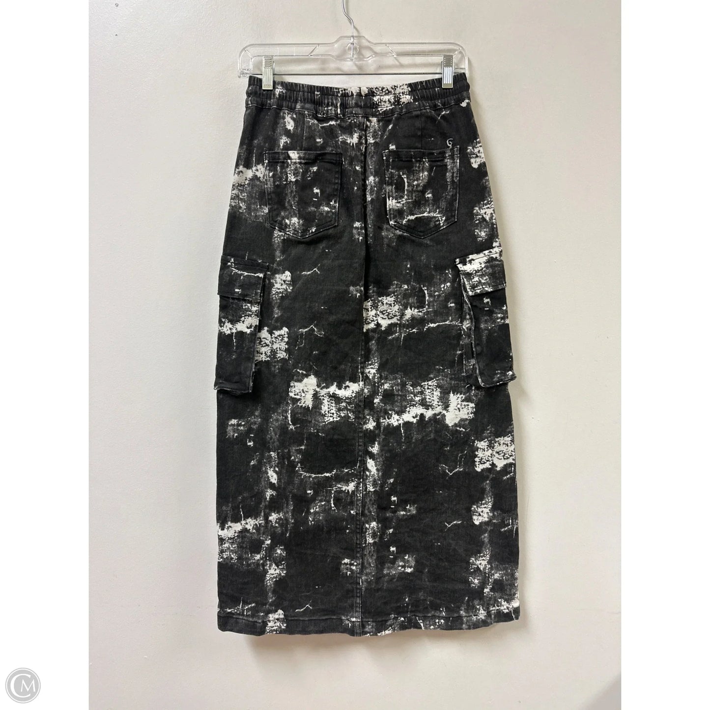 Skirt Maxi By Clothes Mentor In Grey & White, Size: M