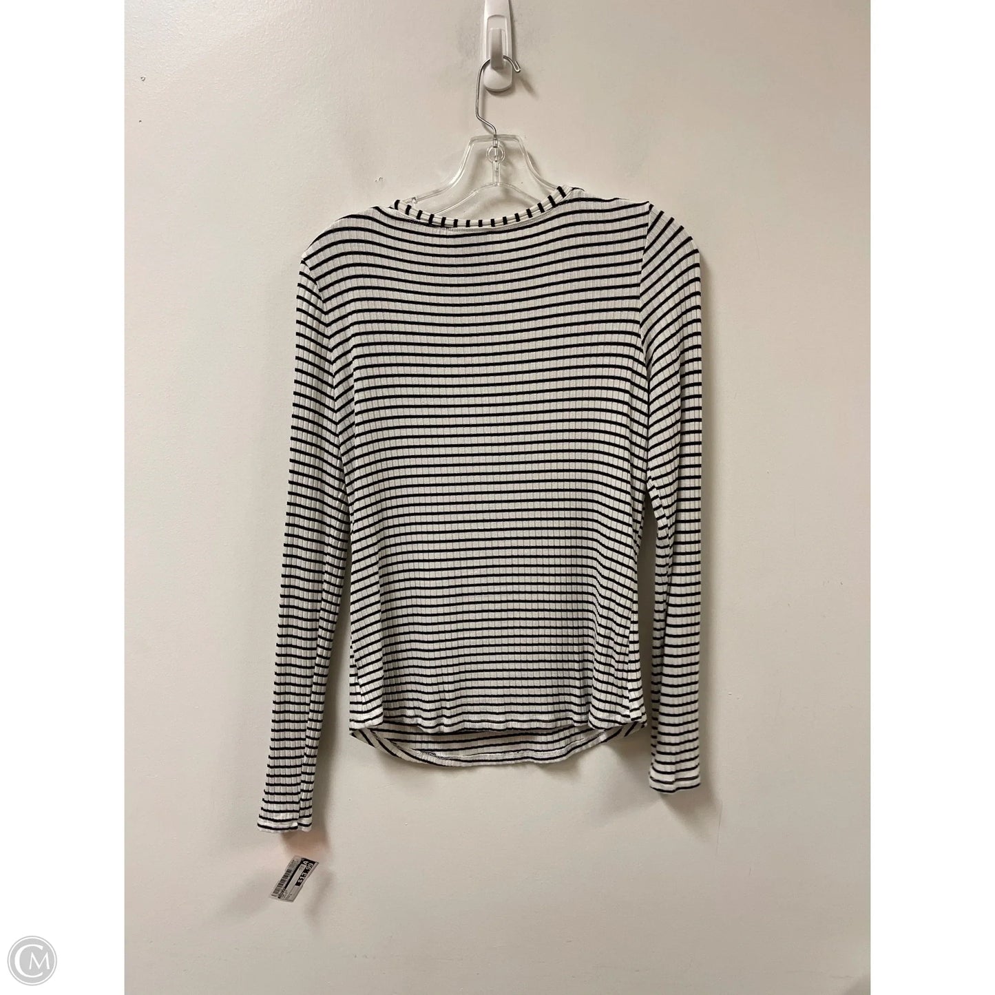 Top Long Sleeve By Oakley In White, Size: L