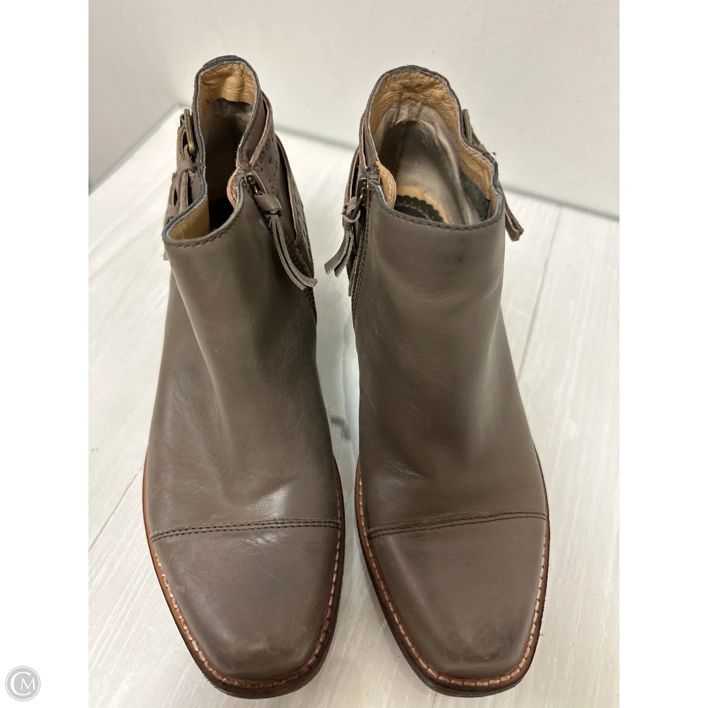 Boots Ankle Flats By Clothes Mentor In Grey, Size: 7