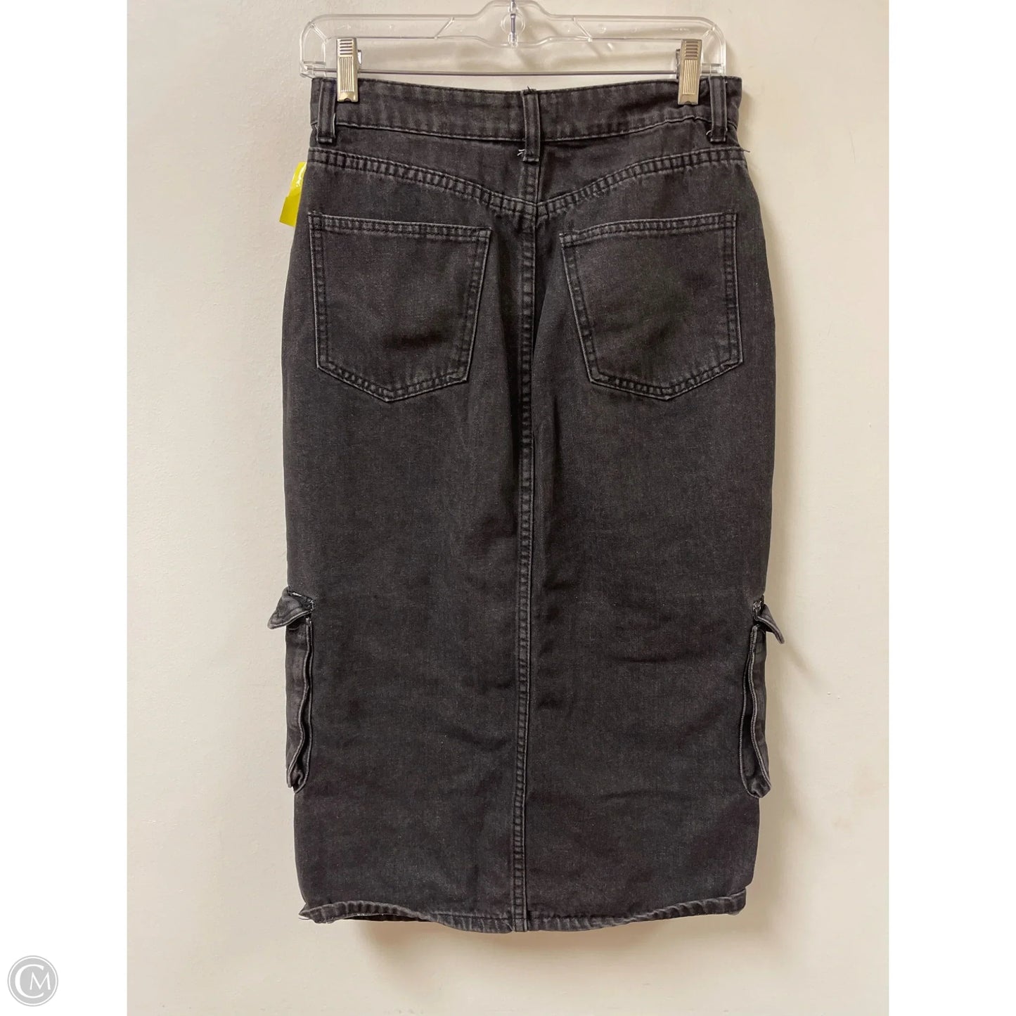 Skirt Midi By Clothes Mentor In Black, Size: 4