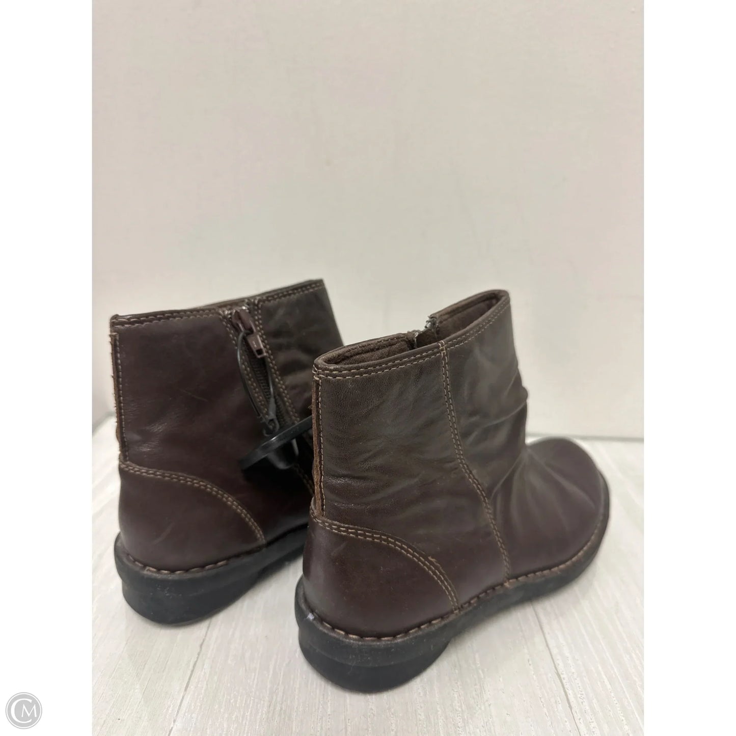 Boots Ankle Flats By Clarks In Brown, Size: 6