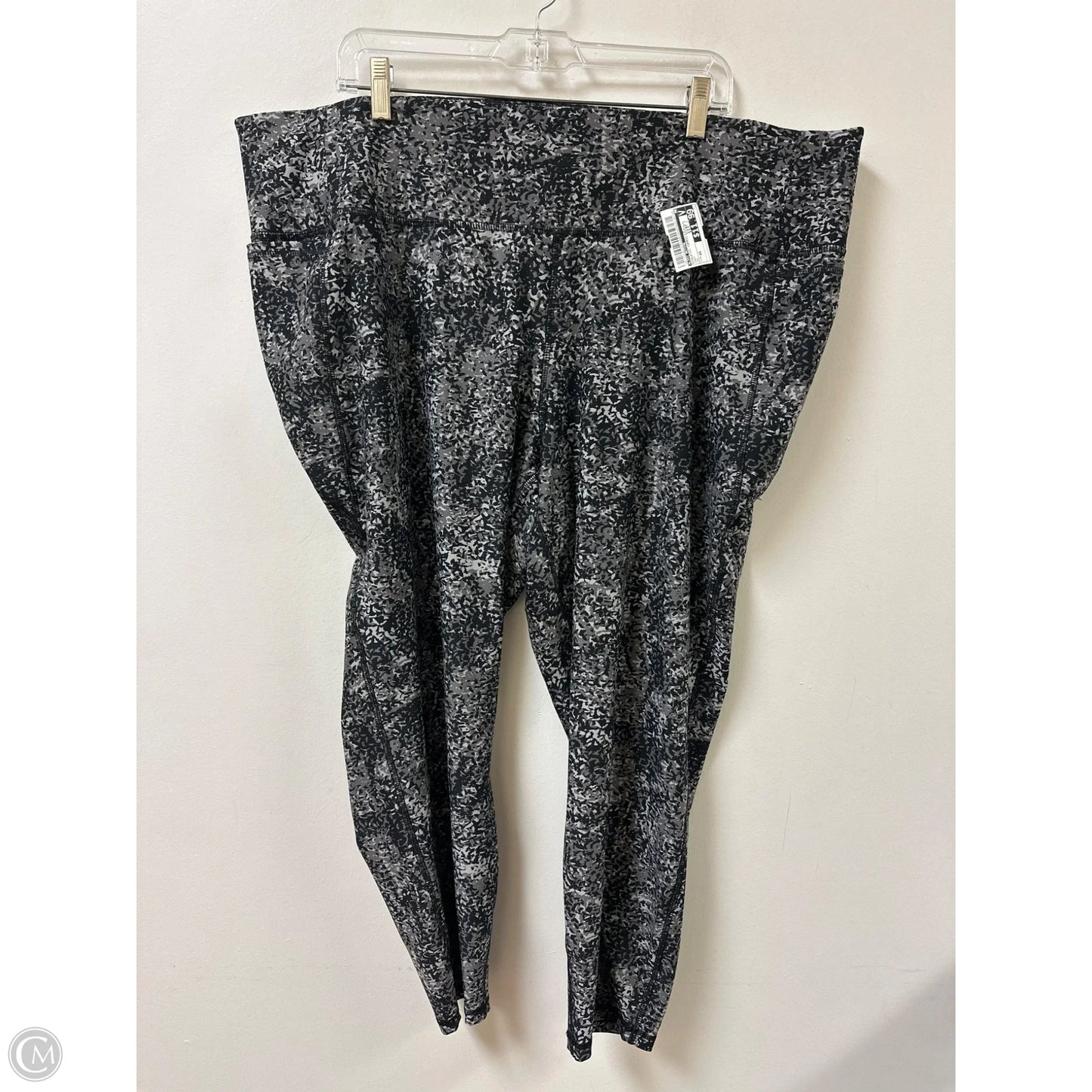 Athletic Capris By Livi Active In Grey, Size: 4x