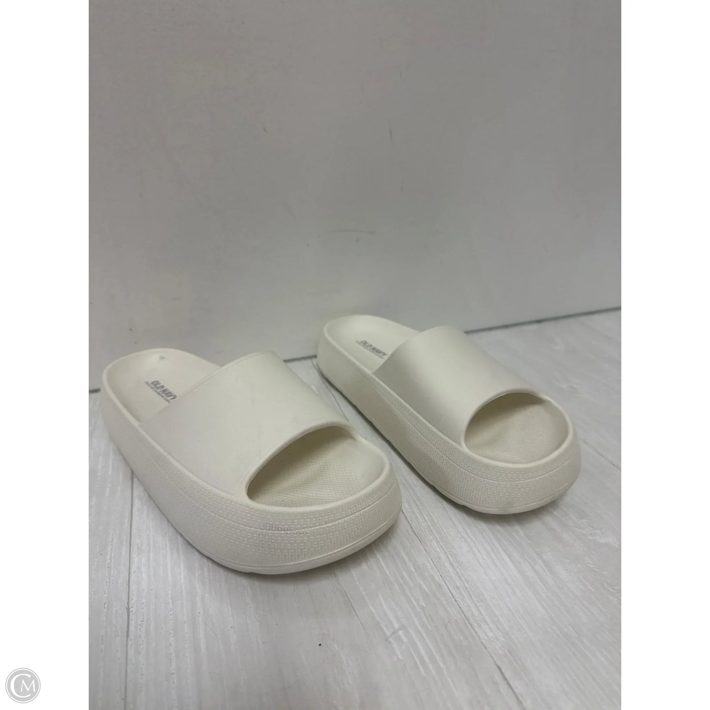 Sandals Flip Flops By Old Navy In White, Size: 9