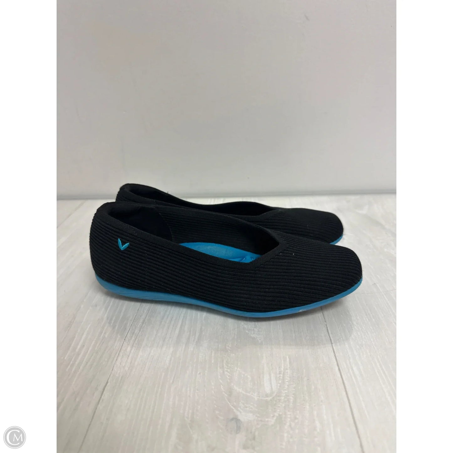Shoes Flats By Vivaia In Black, Size: 9