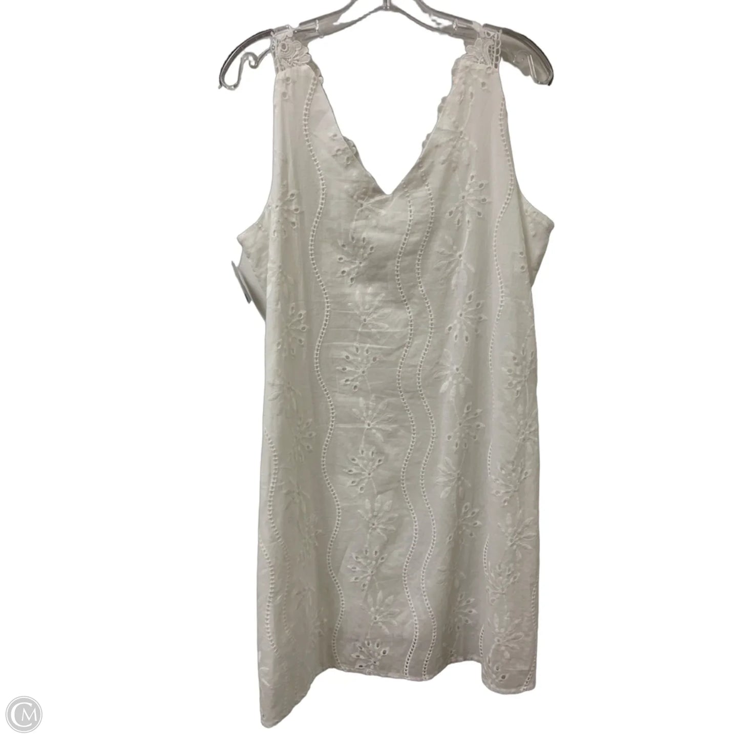 Dress Casual Short By Clothes Mentor In White, Size: M