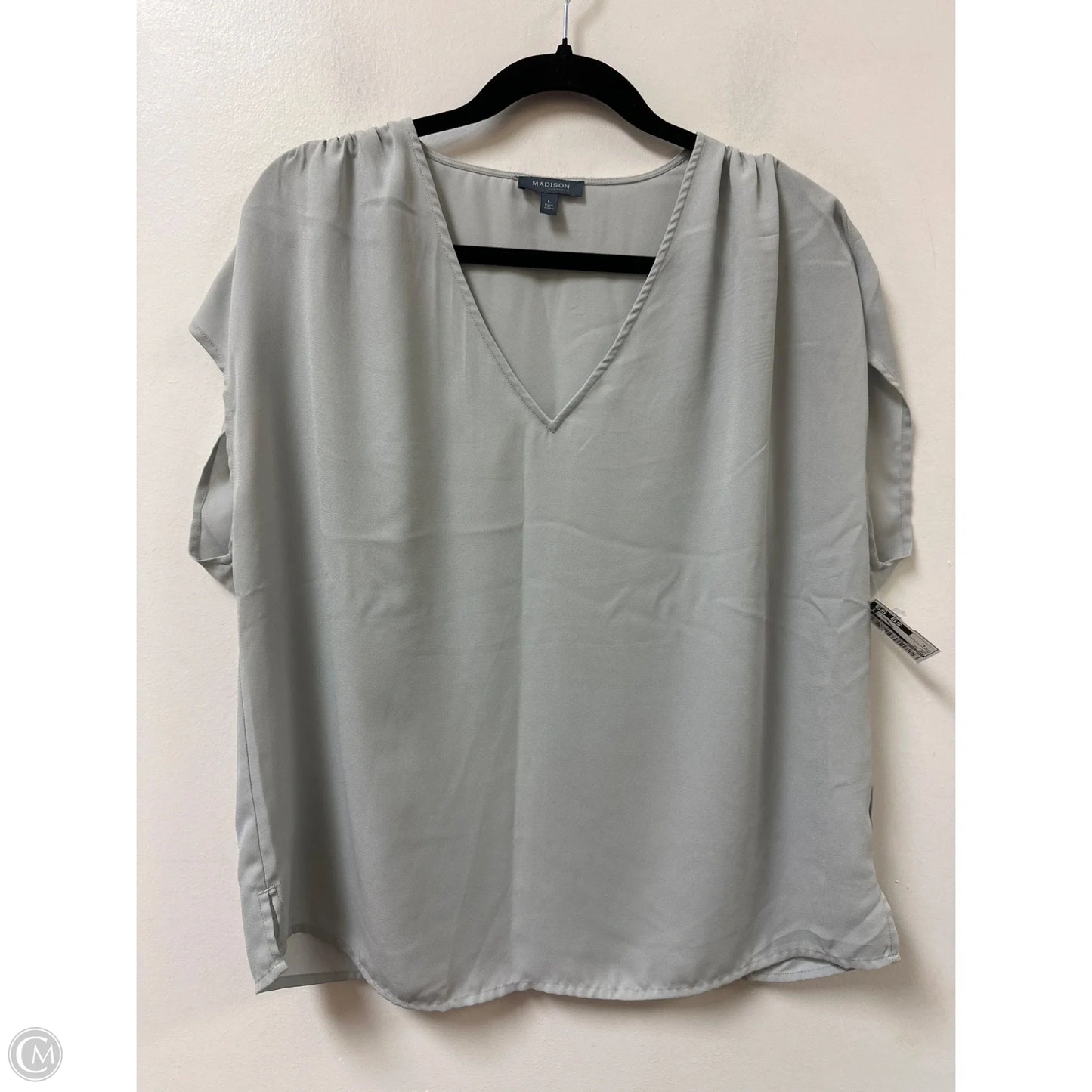 Top Short Sleeve By Madison In Grey, Size: L
