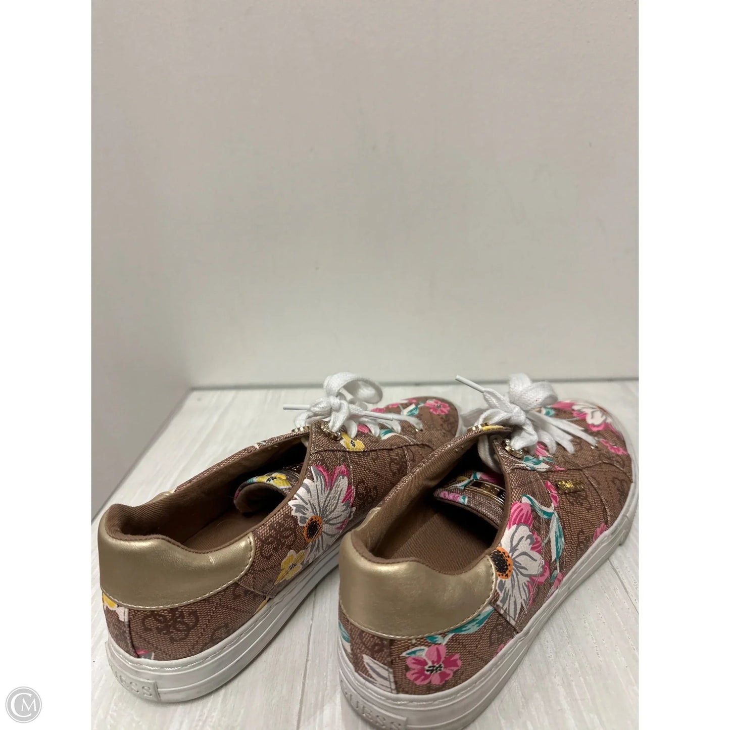 Shoes Sneakers By Guess In Floral Print, Size: 10