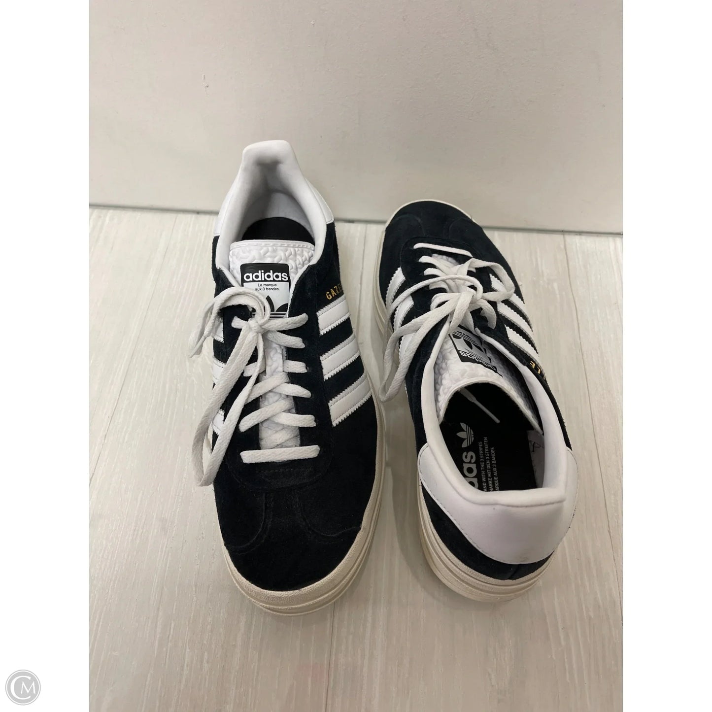 Shoes Sneakers By Adidas In Black & White, Size: 10