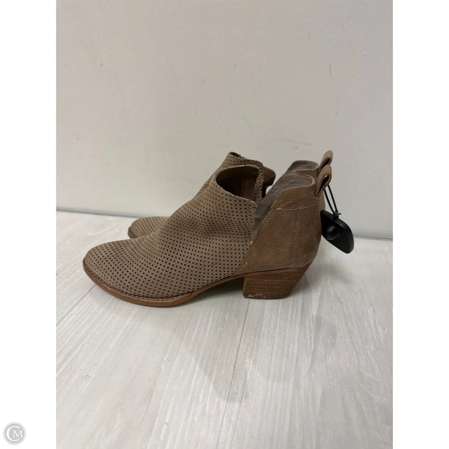 Boots Ankle Heels By Dolce Vita In Brown, Size: 6.5