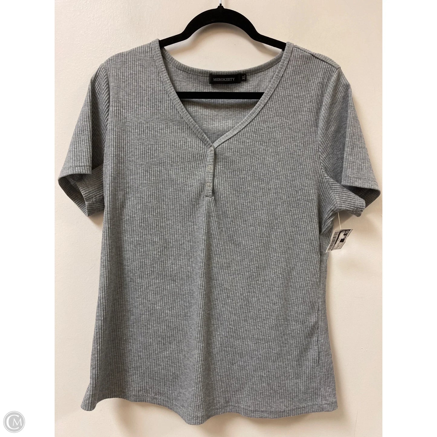Top Short Sleeve By Merokeety In Grey, Size: Xl