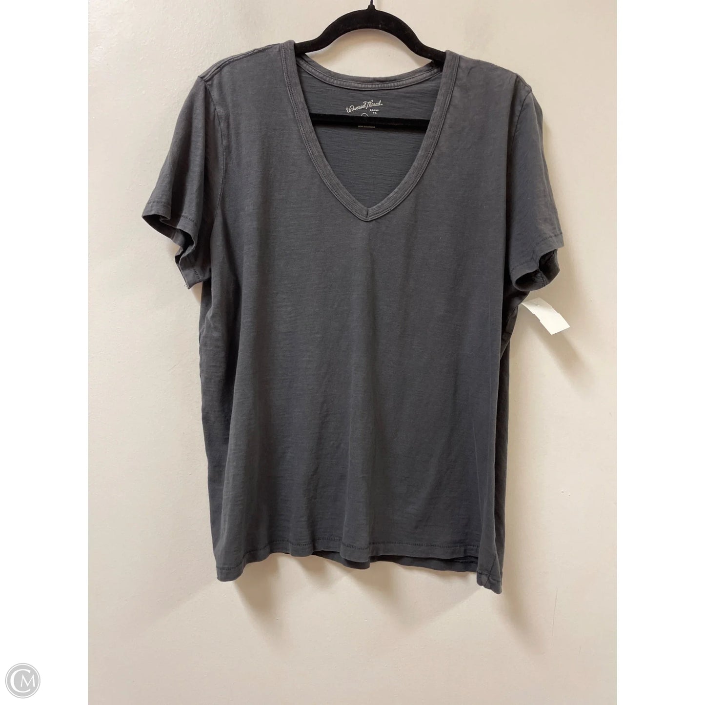 Top Short Sleeve By Universal Thread In Grey, Size: Xl