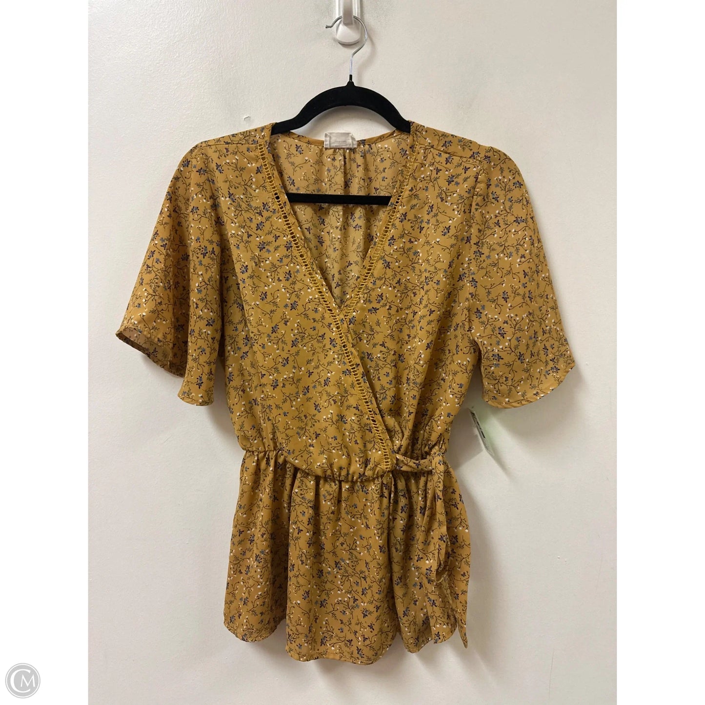 Top Short Sleeve By Sienna Sky In Yellow, Size: S