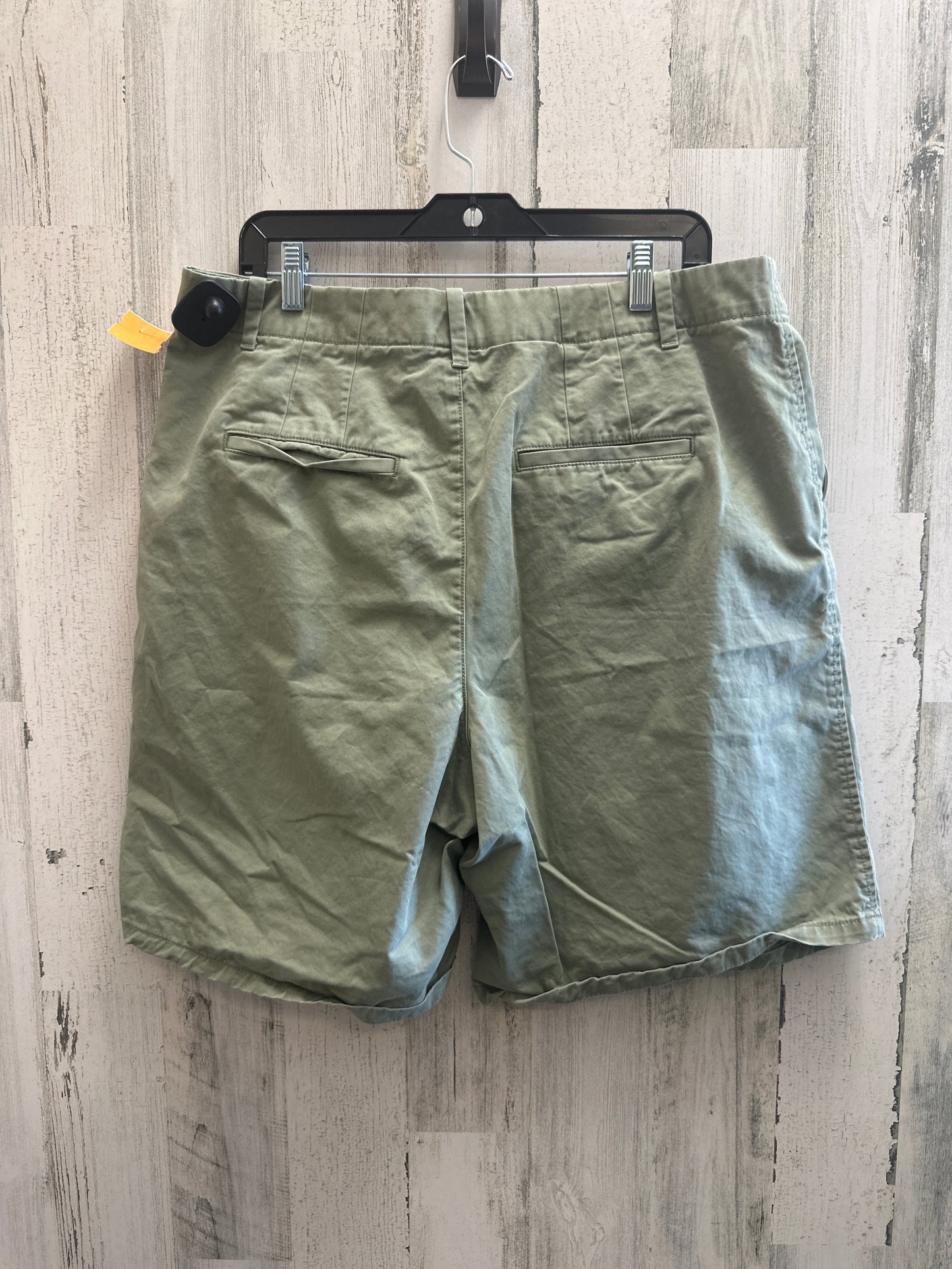 Shorts By Gap Size: 16