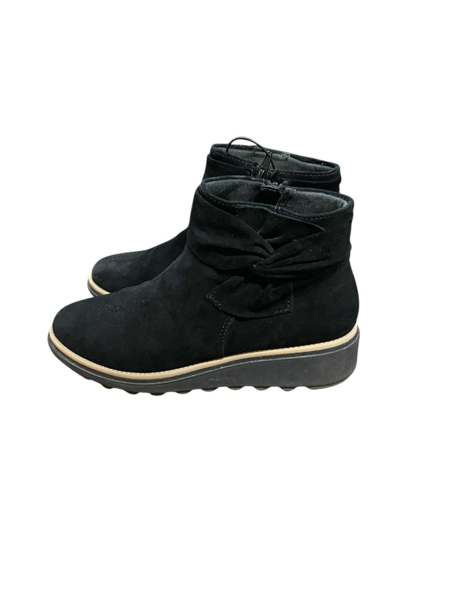 Boots Ankle Flats By Clarks Size: 6.5