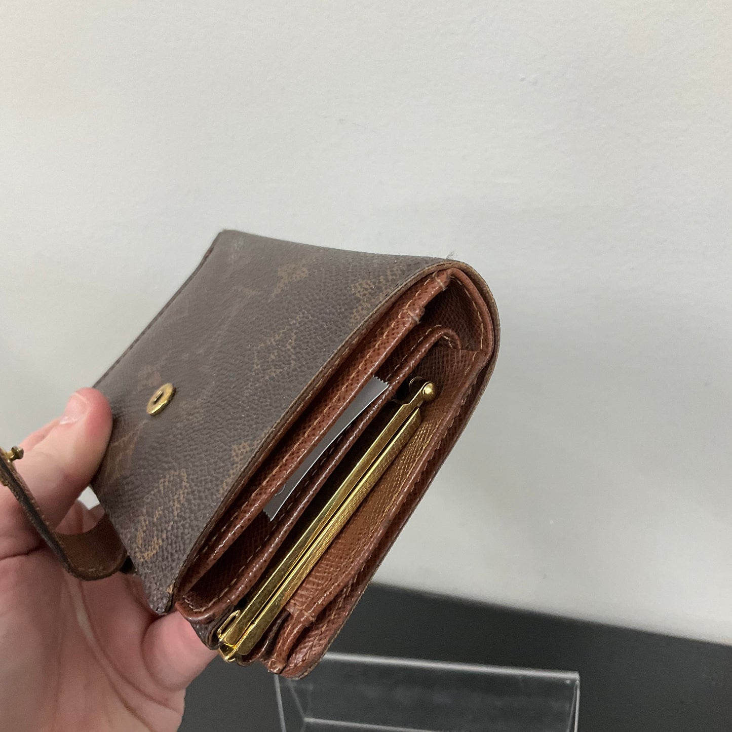 2007 Kiss Lock Wallet By Louis Vuitton In Monogram