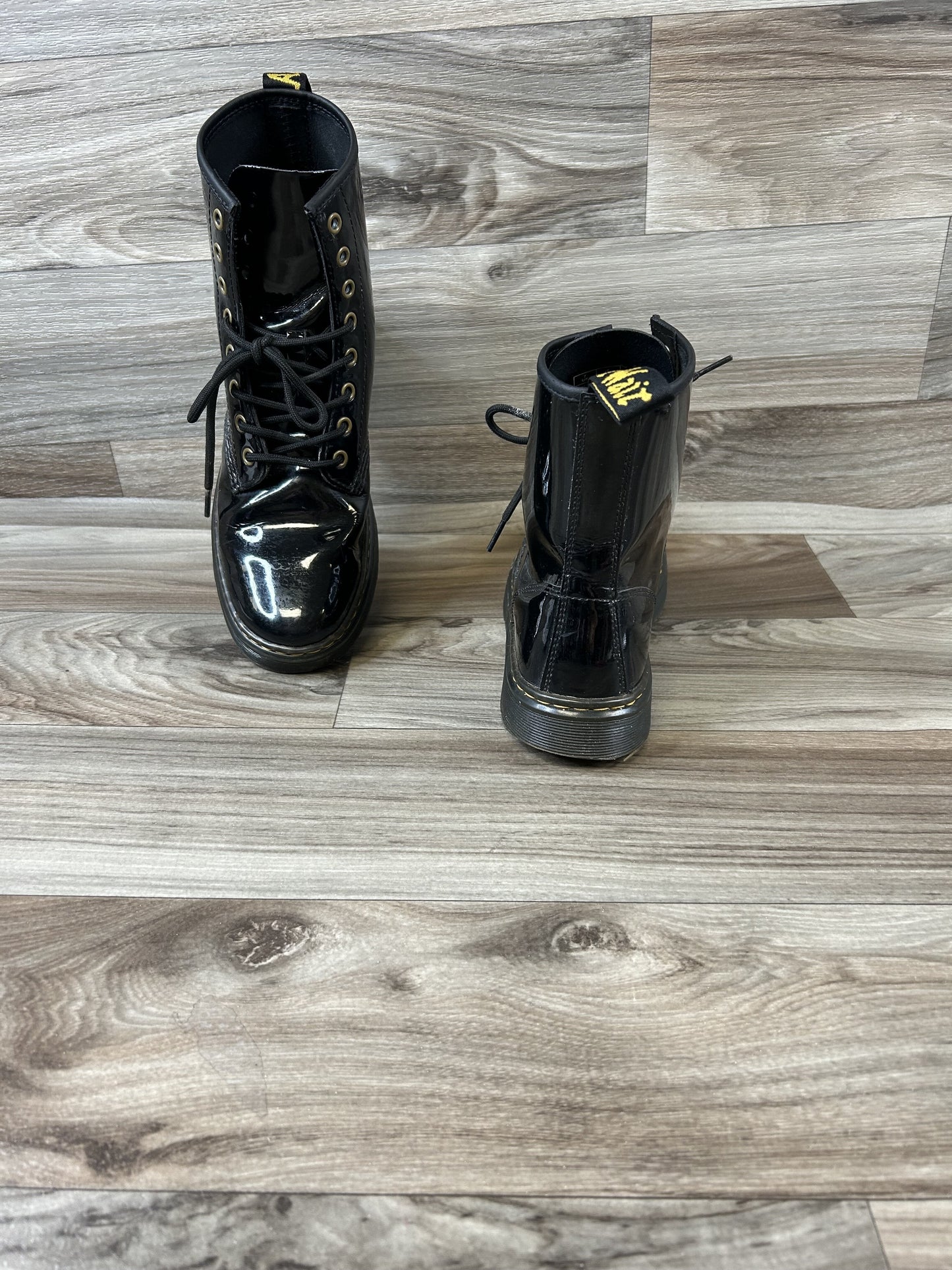 Boots Ankle Flats By Dr Martens Size: 8