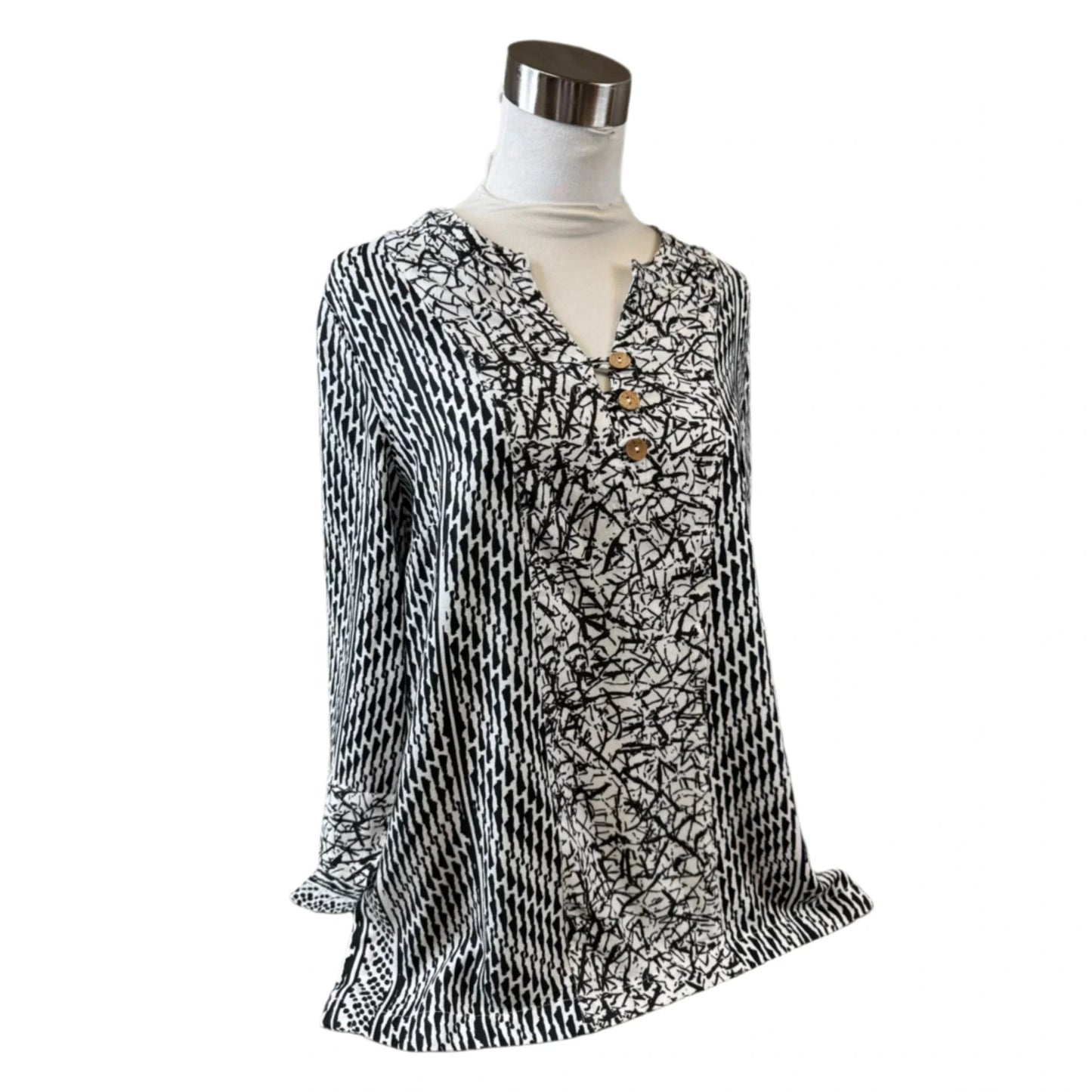 Top Long Sleeve By Soft Surroundings In Black & White, Size: Mp