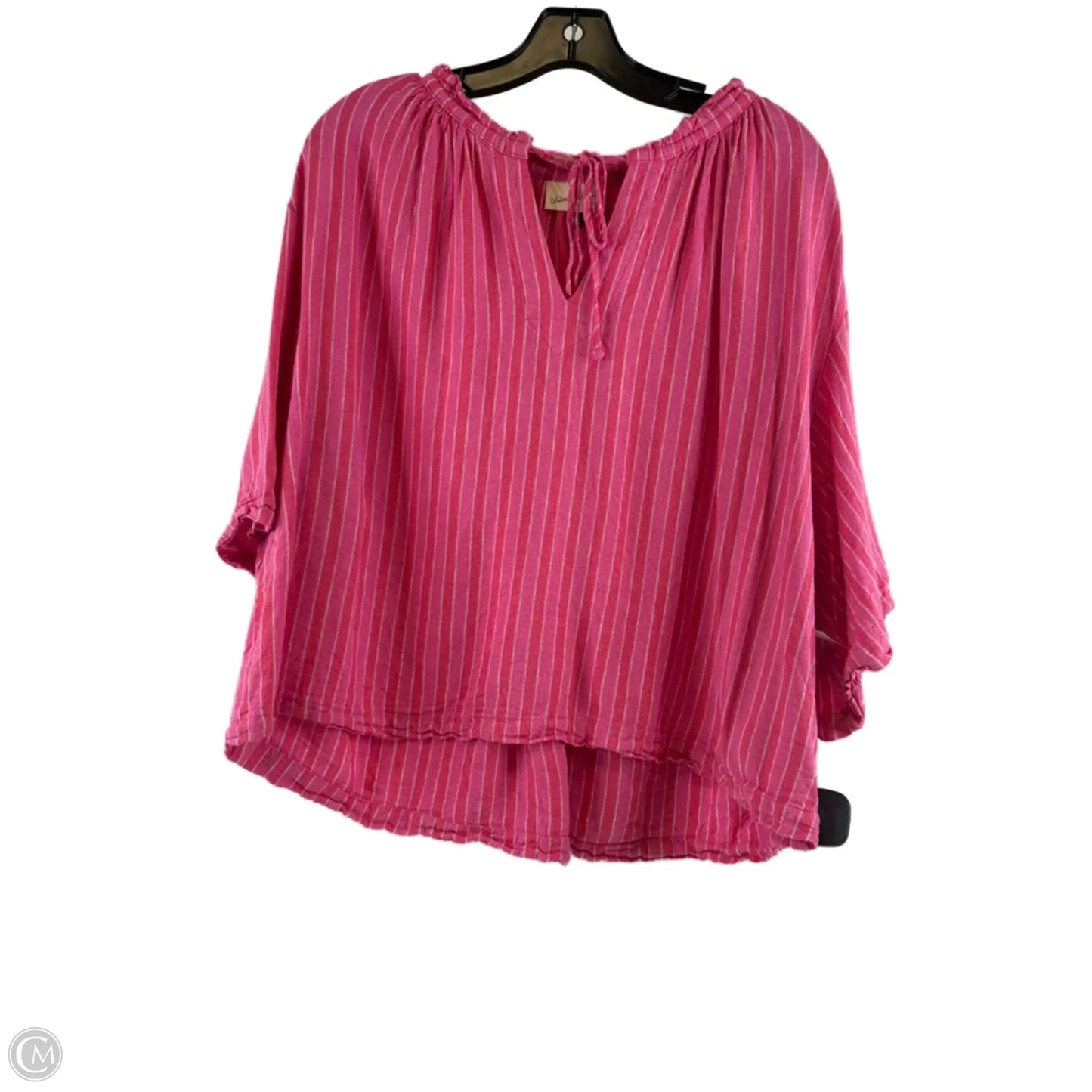 Top Short Sleeve By Universal Thread In Pink & Red, Size: M