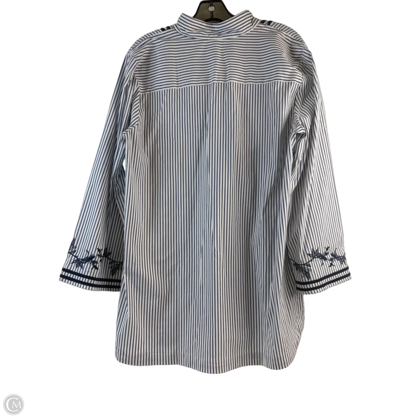 Top 3/4 Sleeve By Chicos In Blue & White, Size: L